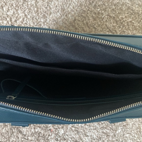 Olives & Gold Vegan Leather work bag - Picture 4 of 5